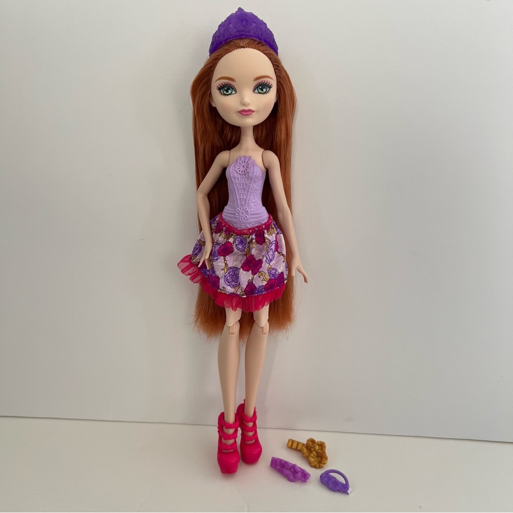 Ever After High Hairstyling Holly O’Hair doll